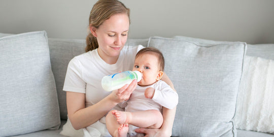 Yeni Bir Bakıcının Bebeğinizi Beslemeye Hazırlanışı: Ebeveynler İçin Planlama İpuçları